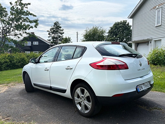 Renault Megane III 4 of 5