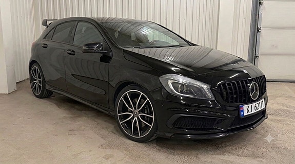 Mercedes-Benz A45 4 of 5