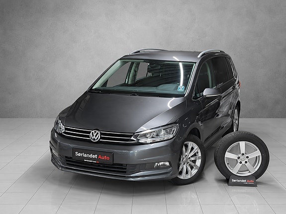 Volkswagen Touran 2 of 5