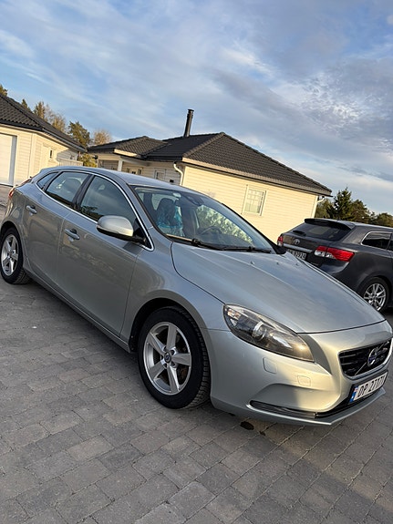 Volvo V40 5 of 5