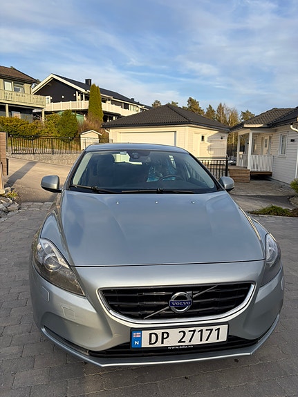 Volvo V40 3 of 5