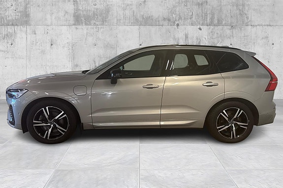 Volvo XC60 2 of 5
