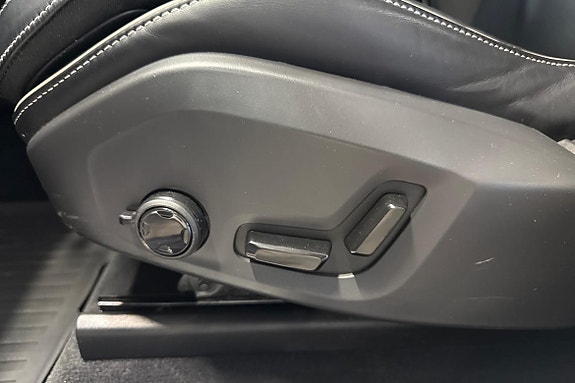 Volvo XC60 14 of 21