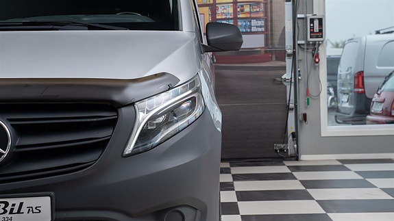 Mercedes-Benz Vito 119 2 of 5