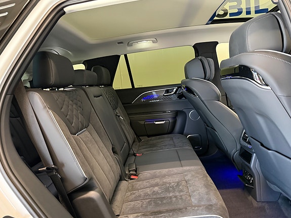 Hongqi E-HS9 5 of 5
