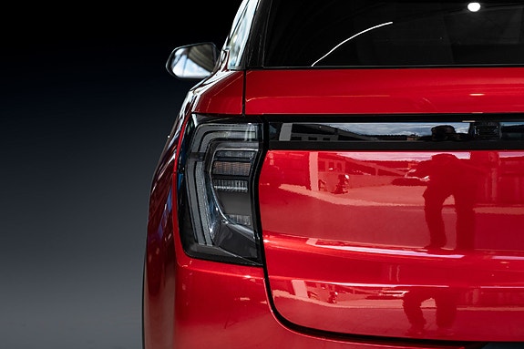 Ford Explorer 10 of 30
