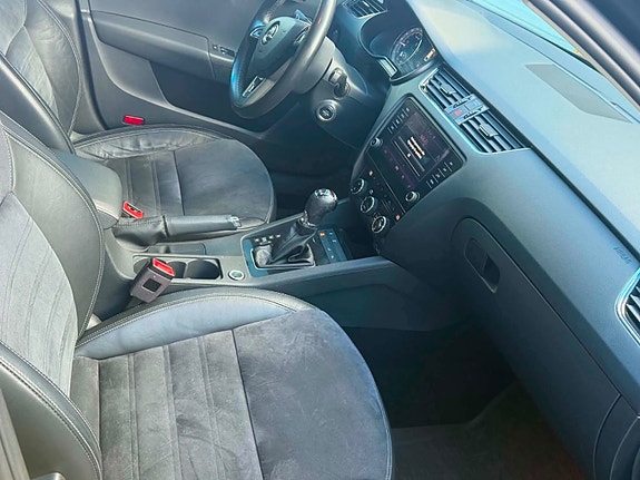 Skoda Octavia Scout 10 of 23