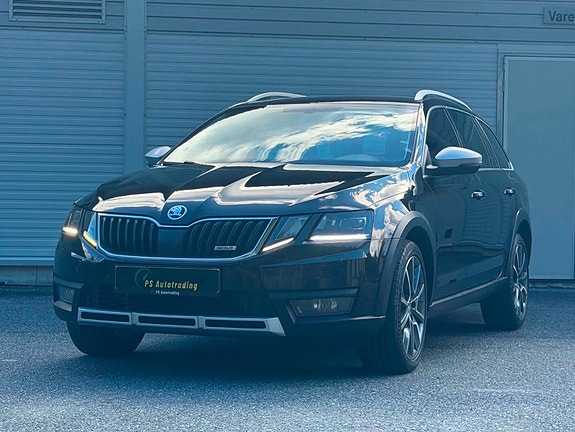 Skoda Octavia Scout 2 of 5