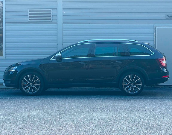 Skoda Octavia Scout 4 of 5