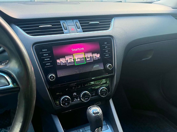 Skoda Octavia Scout 12 of 23