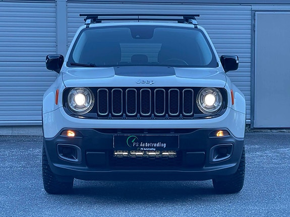 Jeep Renegade 5 of 5