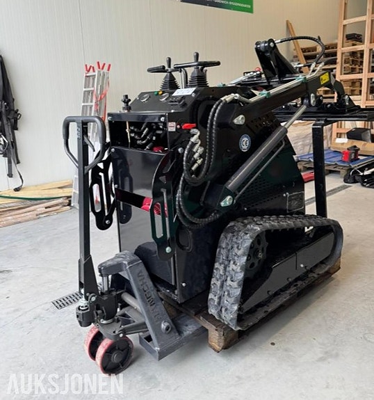 Andre JSS320 Skid Loader 2 of 5