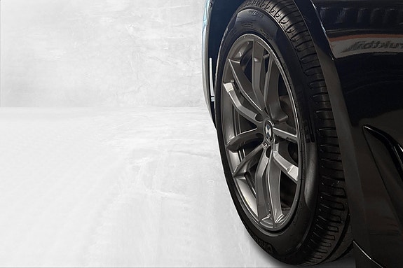 BMW 520d 2 of 5