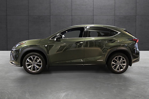 Lexus NX300h 3 of 5