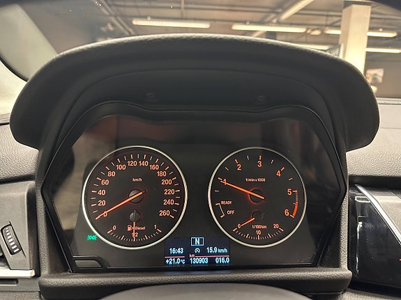 BMW 214d 9 of 30