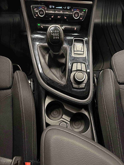 BMW 214d 25 of 30
