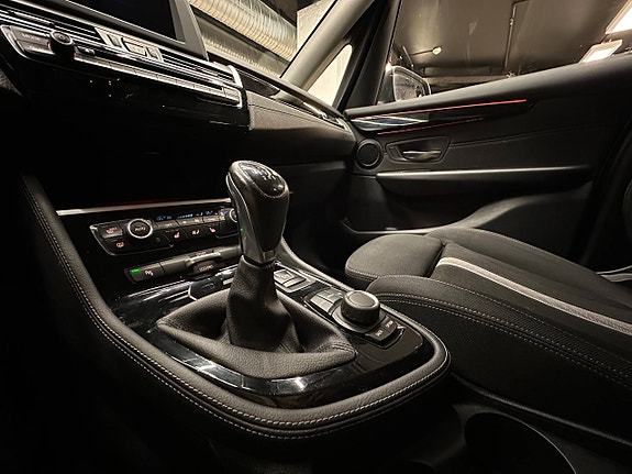 BMW 214d 24 of 30