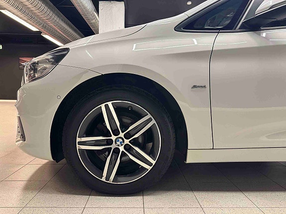 BMW 214d 2 of 30