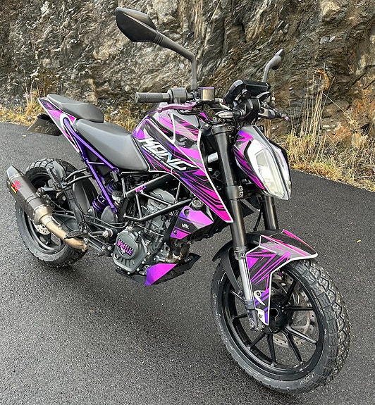 KTM 125 Duke 3 of 6