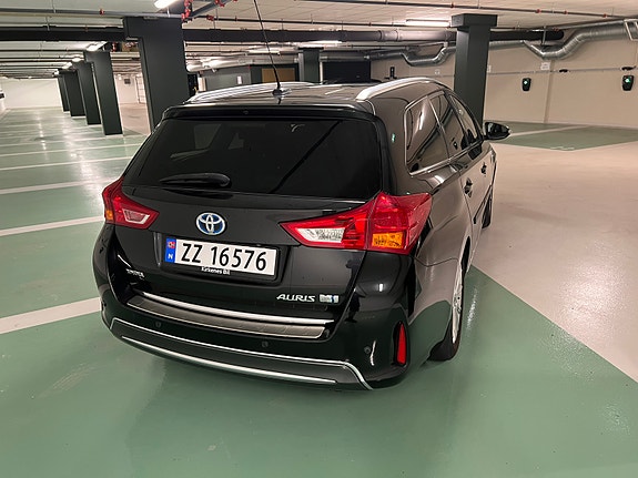 Toyota Auris 6 of 19