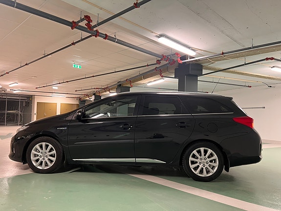 Toyota Auris 3 of 19
