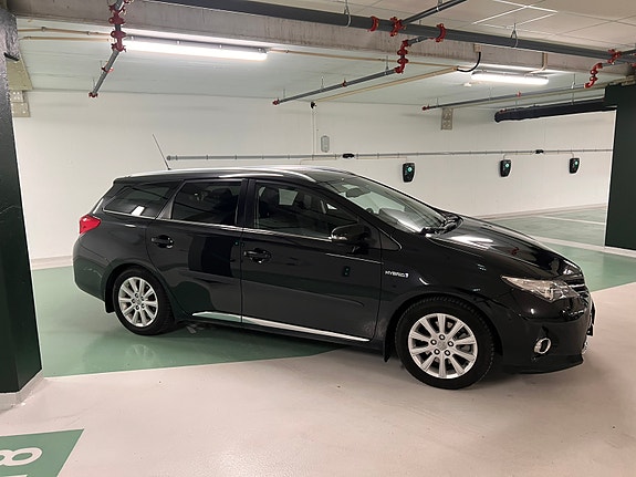 Toyota Auris 8 of 19