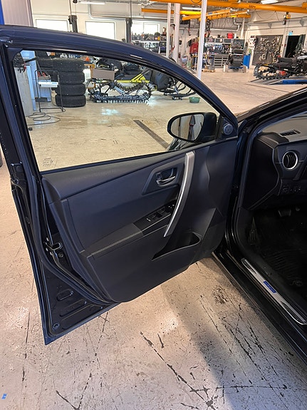 Toyota Auris 17 of 19