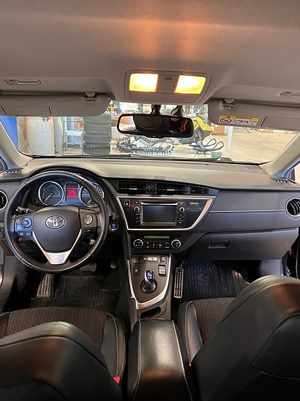 Toyota Auris 16 of 19