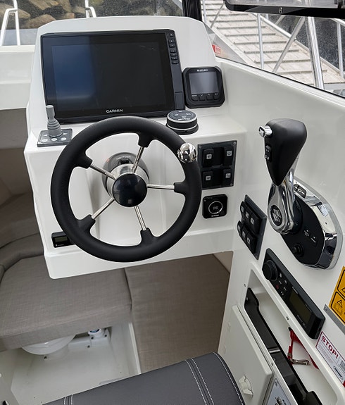 Askeladden P70 Pilothouse / Suzuki DF 200hk / kun 45 timer 5 of 5