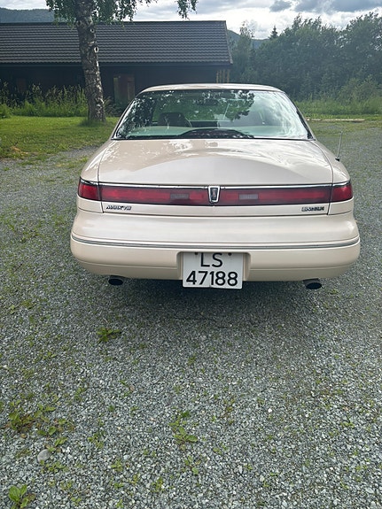 Lincoln Continental Mark III 3 of 5