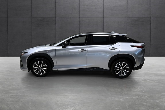Lexus Rz450E 2024 photo 2