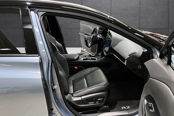 Lexus RZ450e 15 of 20