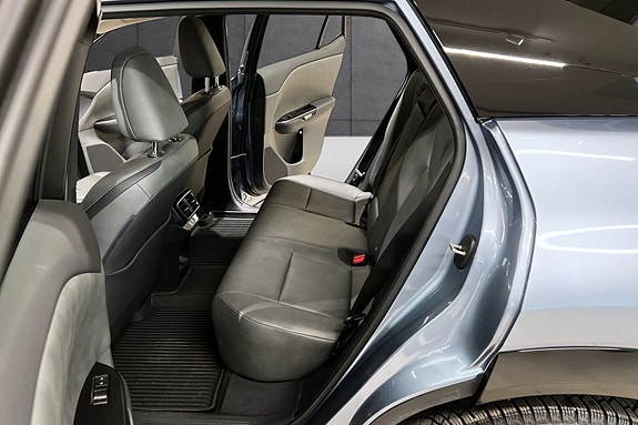 Lexus RZ450e 17 of 20