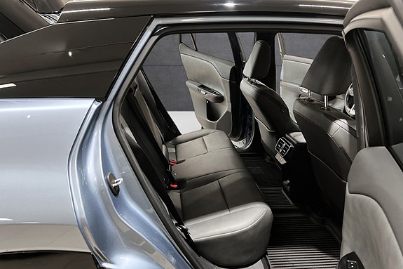 Lexus RZ450e 16 of 20