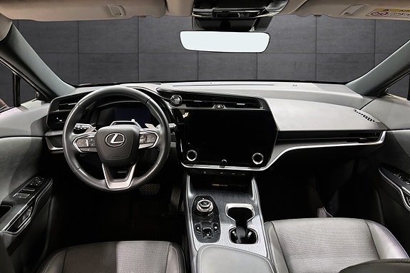 Lexus RZ450e 10 of 20