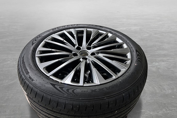 Lexus RZ450e 21 of 21
