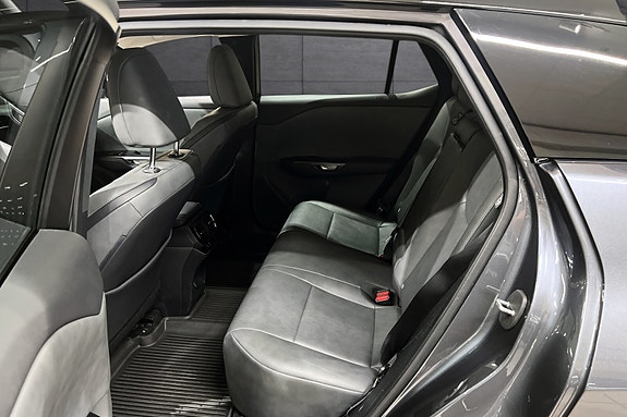 Lexus RZ450e 17 of 21