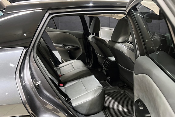 Lexus RZ450e 16 of 21