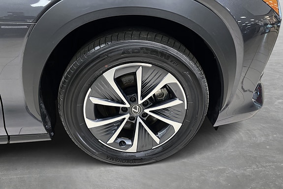 Lexus RZ450e 16 of 22