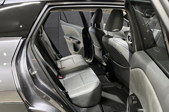 Lexus RZ450e 14 of 22