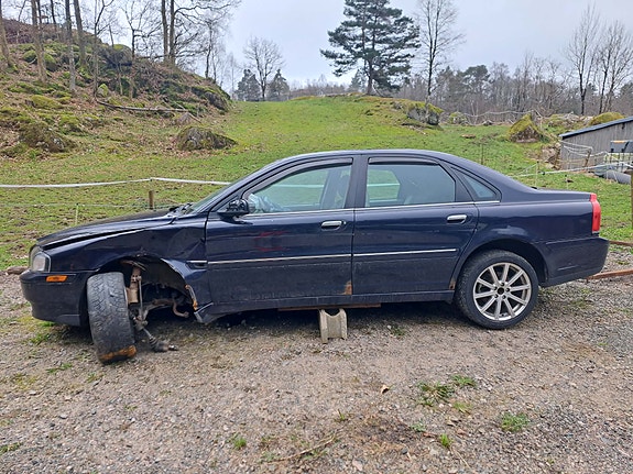 Volvo S80 2 of 5