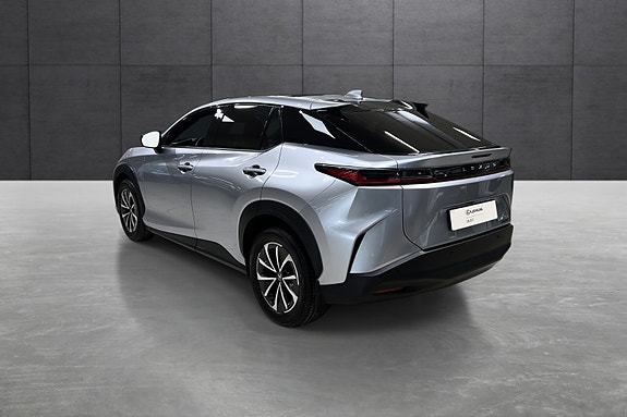 Lexus Rz450E 2024 photo 3