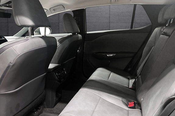 Lexus RZ450e 16 of 21