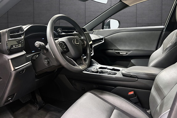Lexus RZ450e 11 of 21
