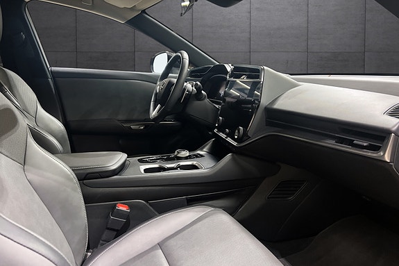 Lexus RZ450e 15 of 21