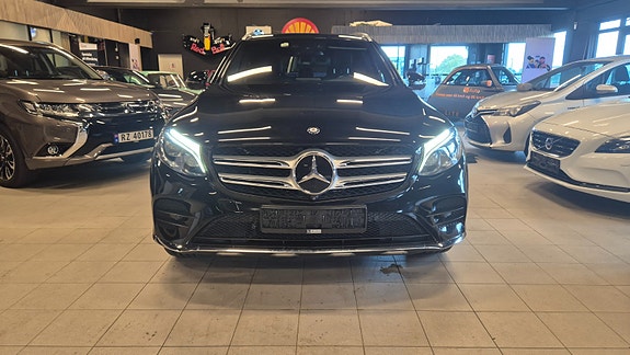Mercedes-Benz GLC350 e 2 of 5