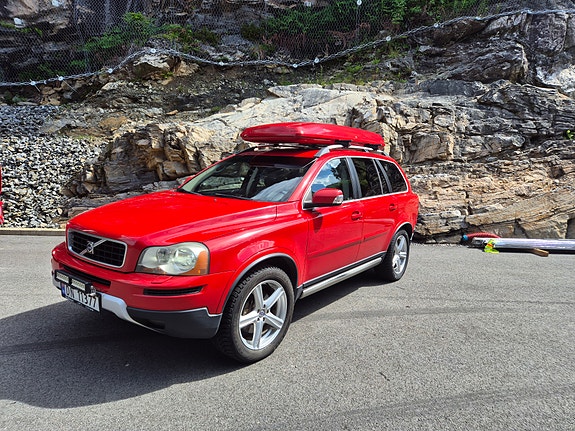 Volvo XC90 2 of 5