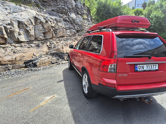 Volvo XC90 3 of 5