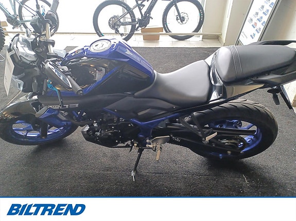 Yamaha MT-03 2 of 5