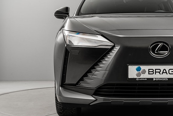 Lexus RZ450e 10 of 30